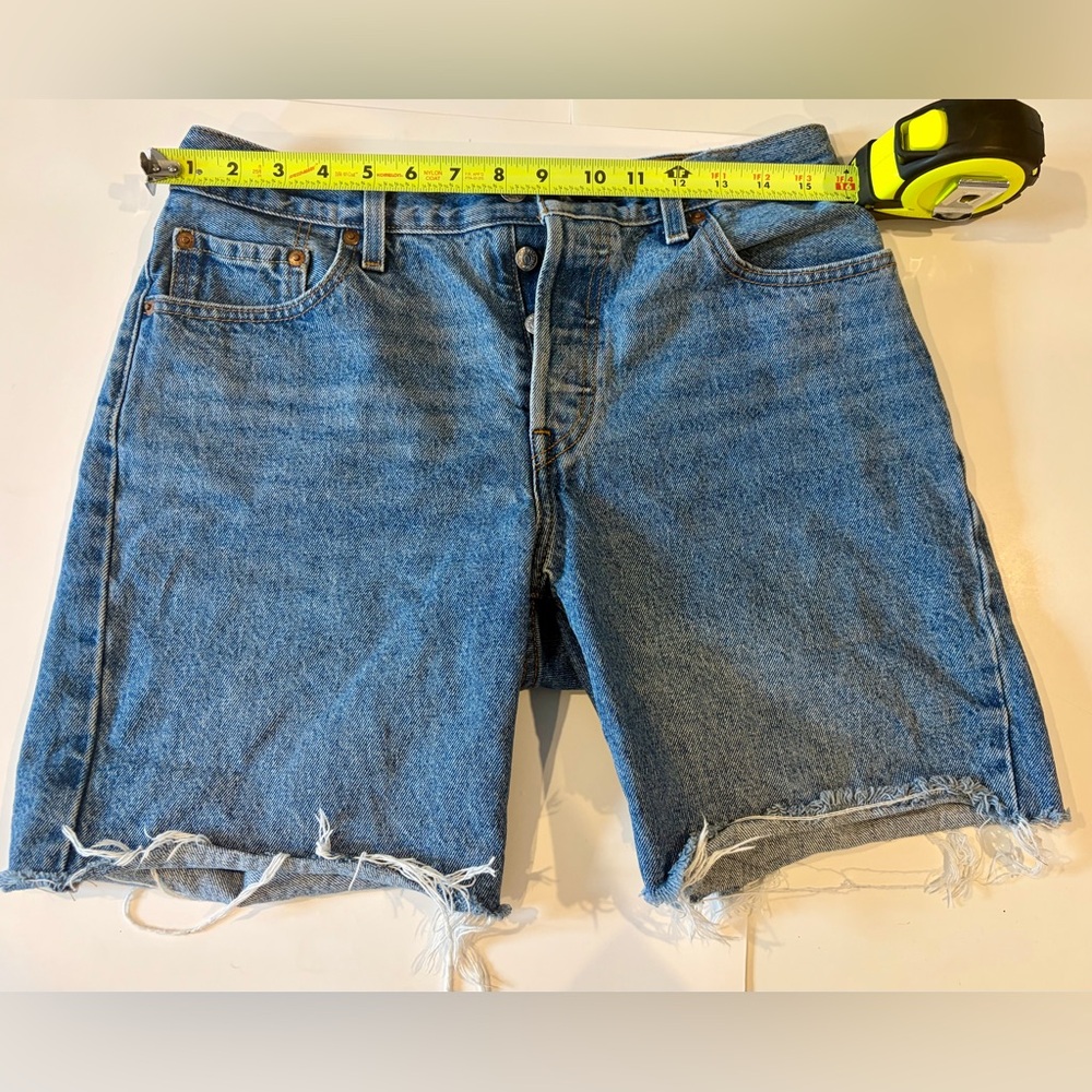 Levis 501 Cut Off Shorts W28 Blue Denim Raw Hem Button Fly classic